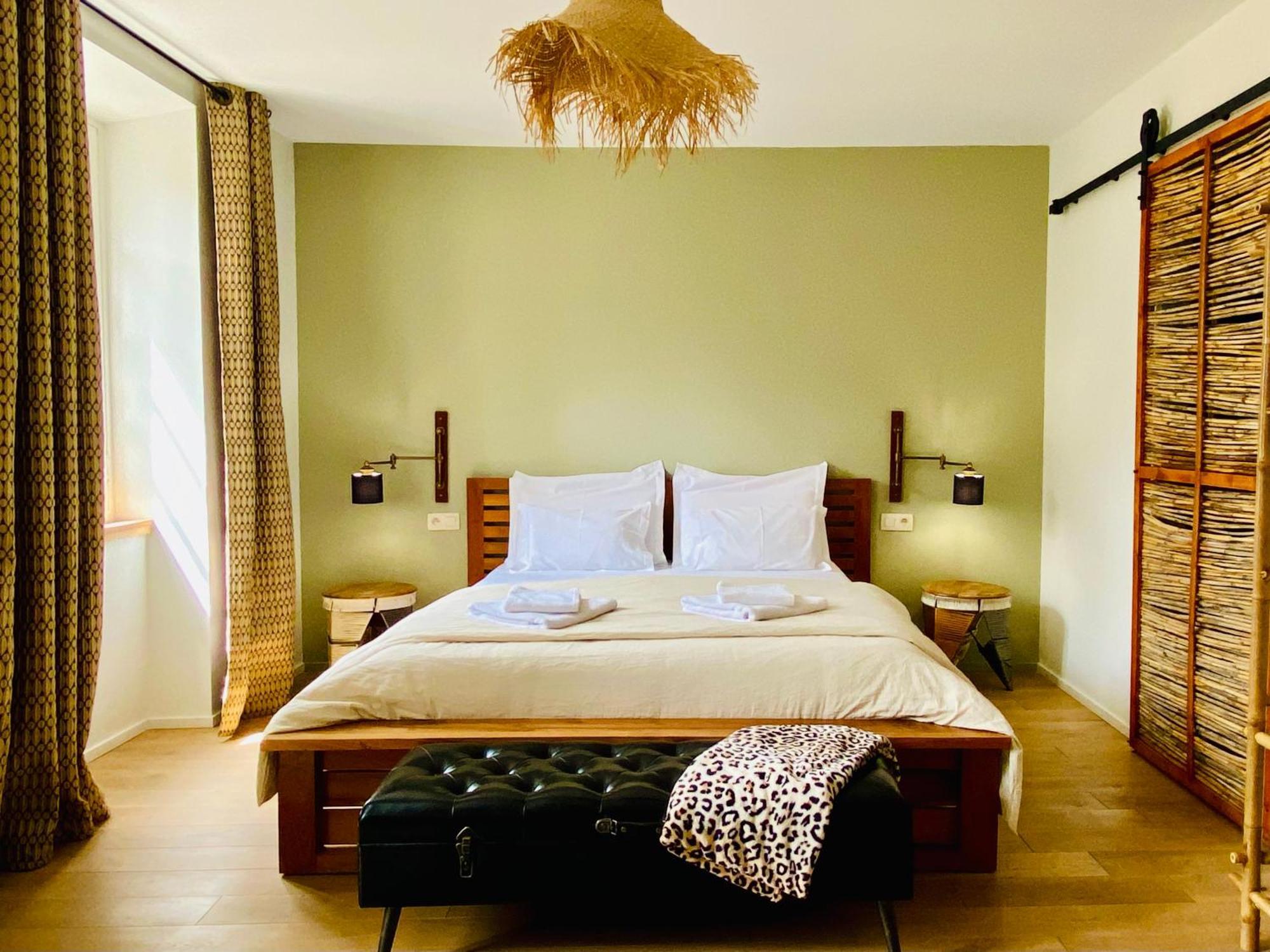 Bed and Breakfast Aux Berges du Libre Felines-Termenes Zimmer foto